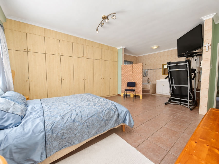 4 Bedroom Property for Sale in Hopefield Western Cape